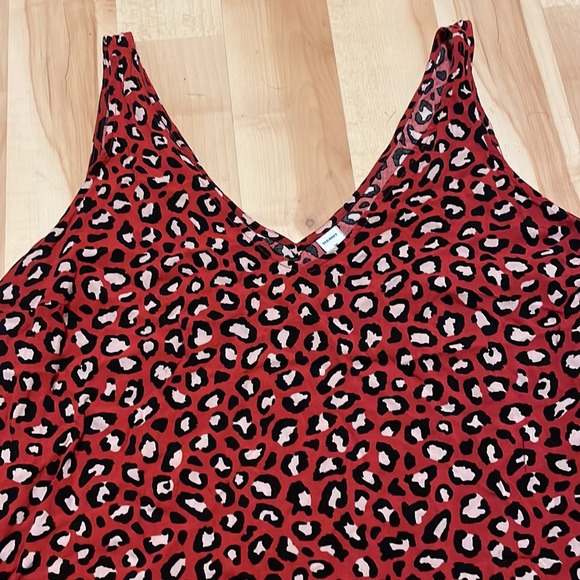 Old navy flowy leopard tank GUC - Picture 2 of 6